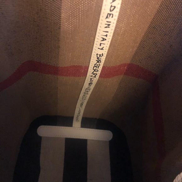 Burberry Tote - Reversible Coated Canvas - Picture 2 of 6